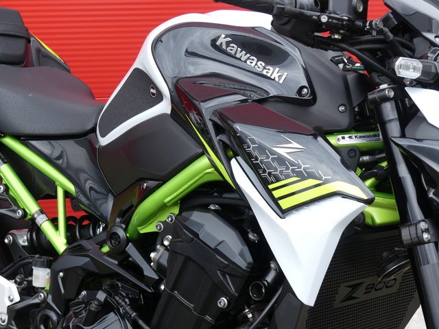 kawasaki - z900