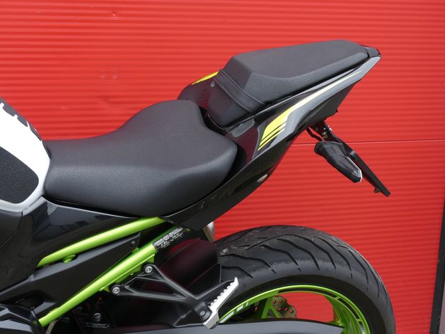 kawasaki - z900