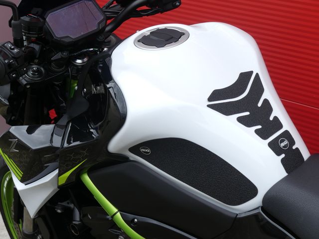 kawasaki - z900