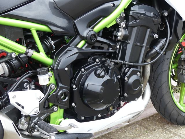 kawasaki - z900