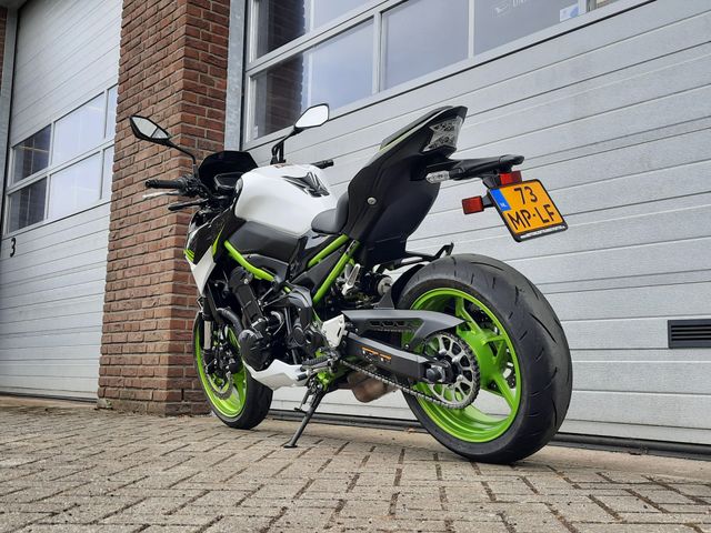 kawasaki - z900