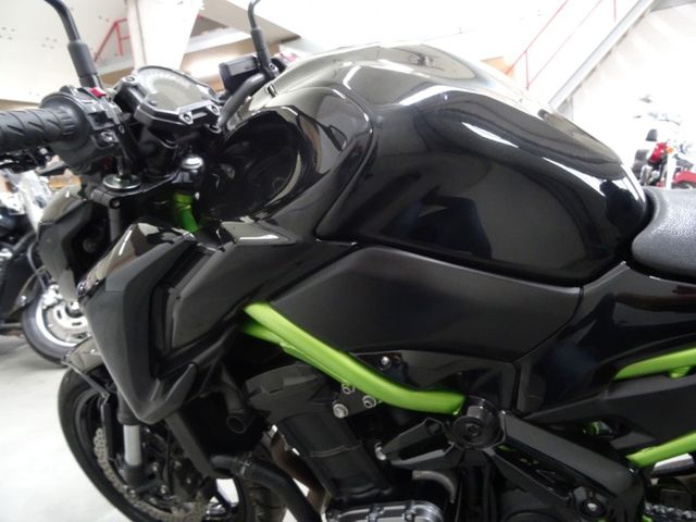 kawasaki - z900