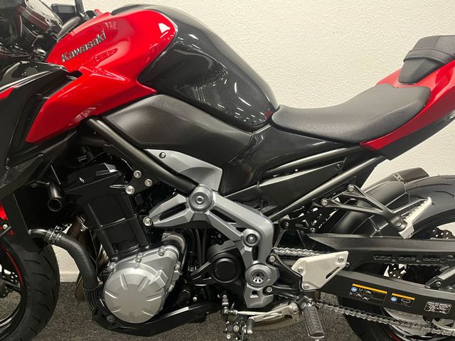 kawasaki - z900