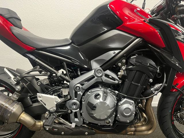 kawasaki - z900