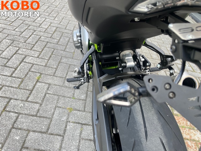 kawasaki - z900