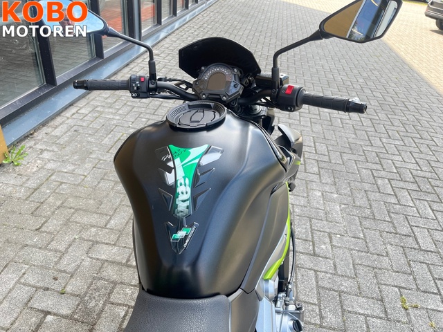 kawasaki - z900