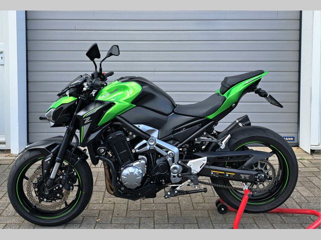 kawasaki - z900