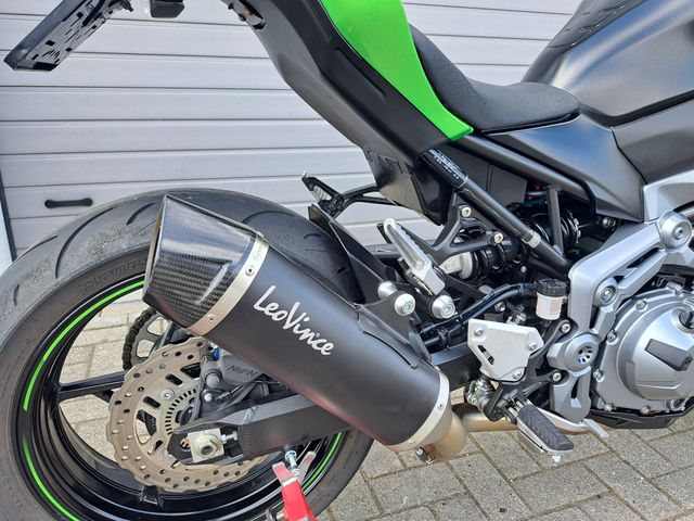 kawasaki - z900