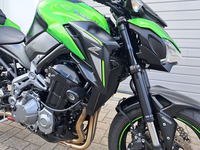 kawasaki - z900