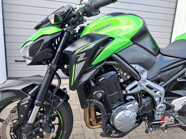 kawasaki - z900