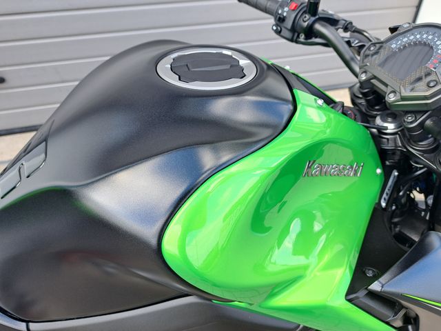 kawasaki - z900