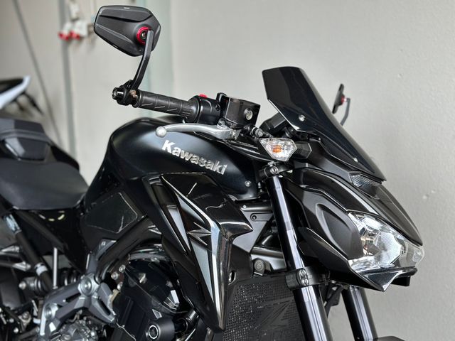 kawasaki - z900