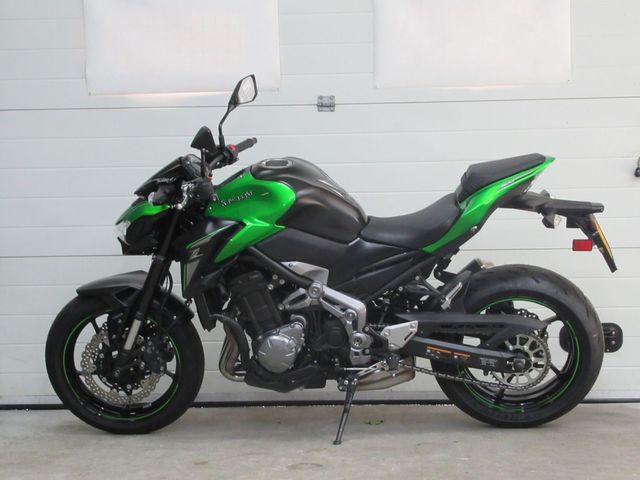 kawasaki - z900