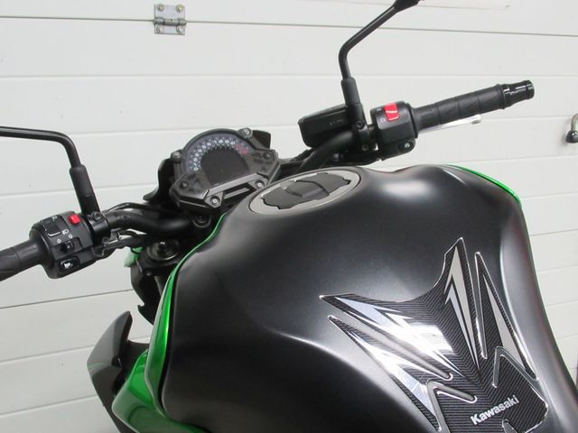 kawasaki - z900