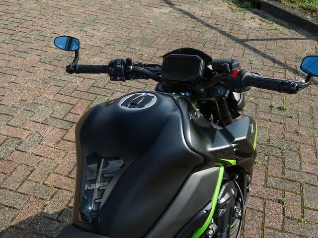 kawasaki - z900