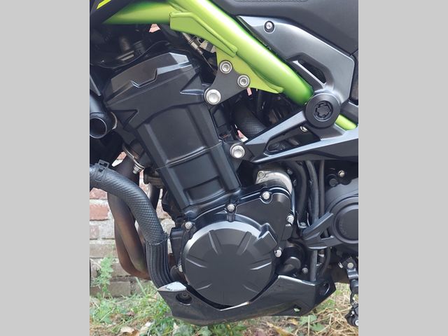 kawasaki - z900