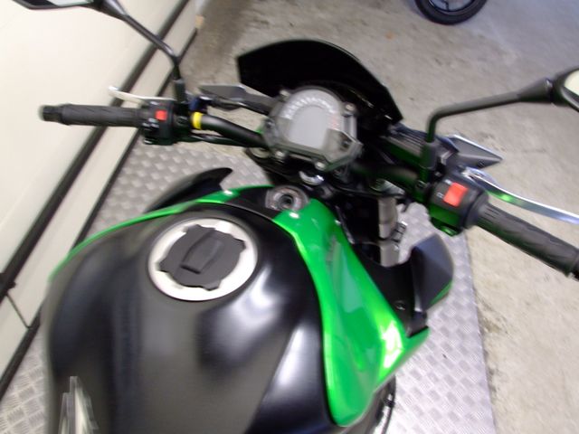 kawasaki - z900