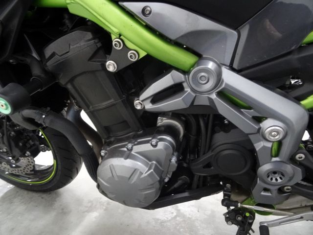 kawasaki - z900