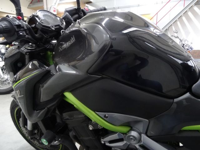 kawasaki - z900