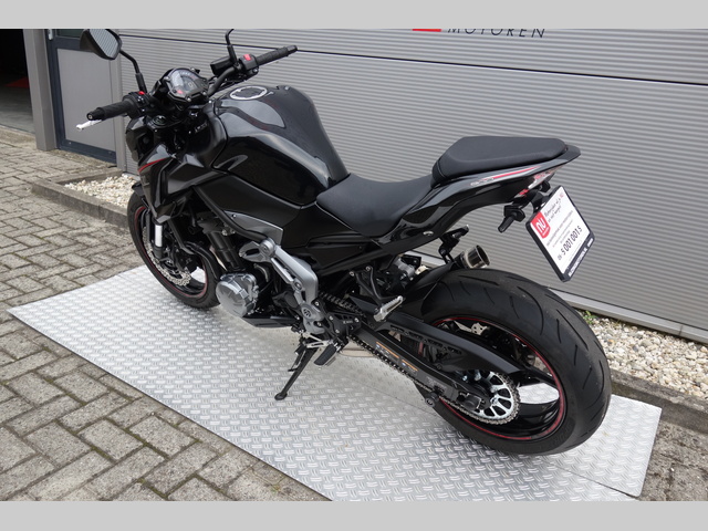 kawasaki - z900