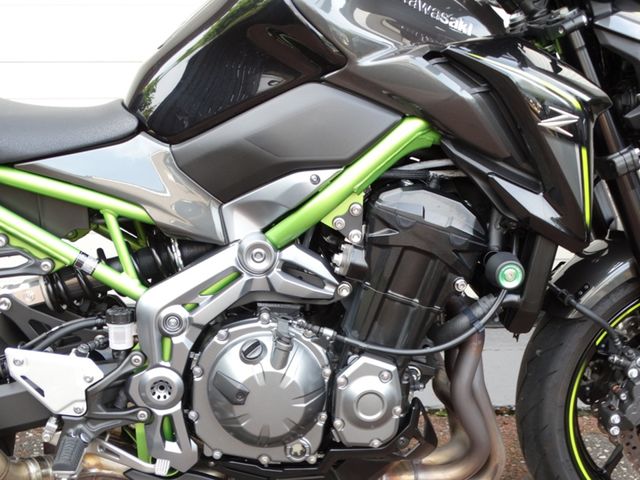 kawasaki - z900