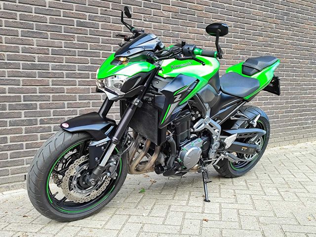 kawasaki - z900