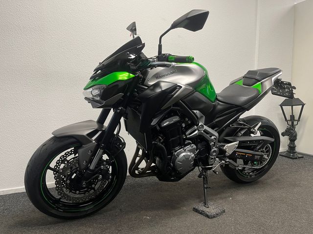 kawasaki - z900