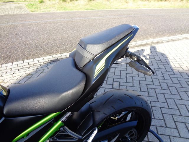 kawasaki - z900