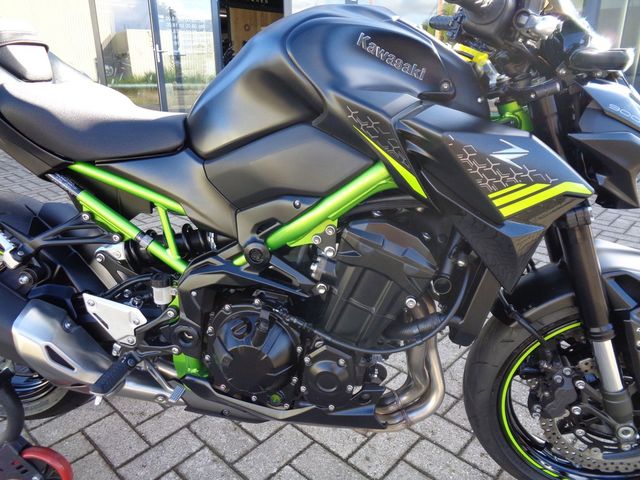 kawasaki - z900