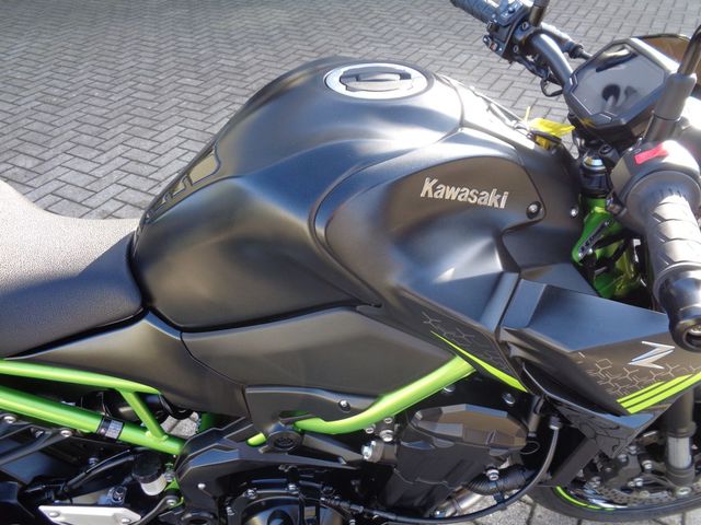 kawasaki - z900