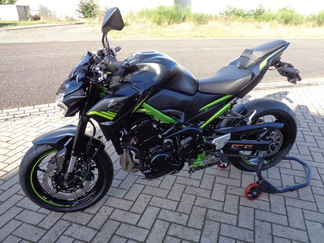 kawasaki - z900