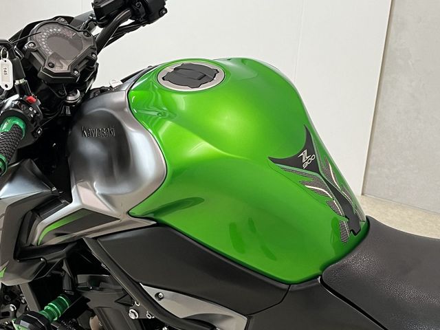 kawasaki - z900