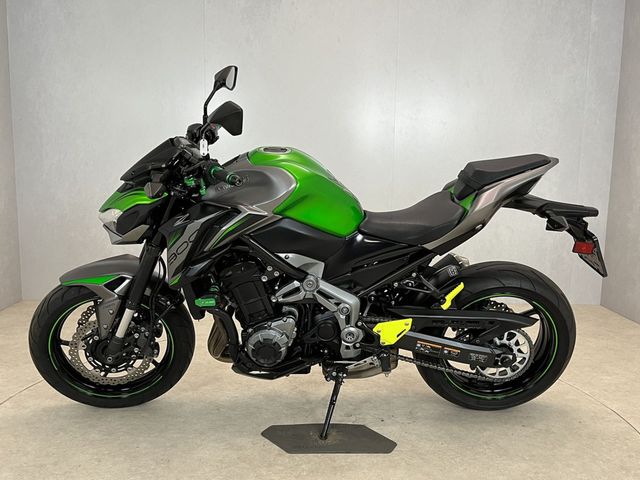 kawasaki - z900