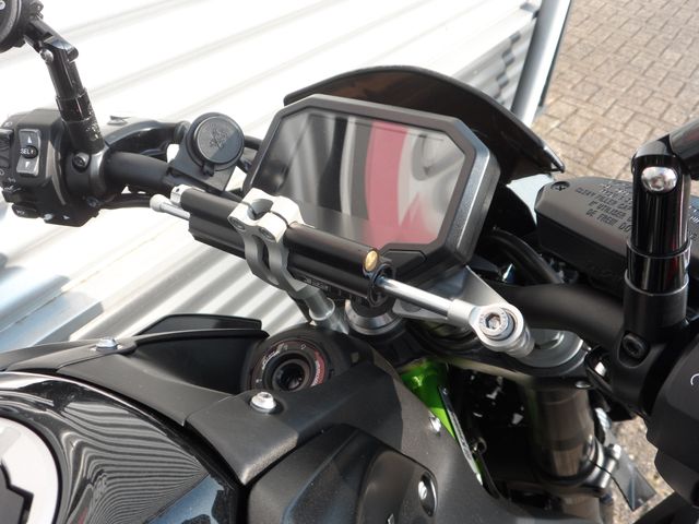 kawasaki - z900