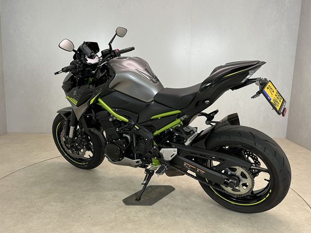 kawasaki - z900