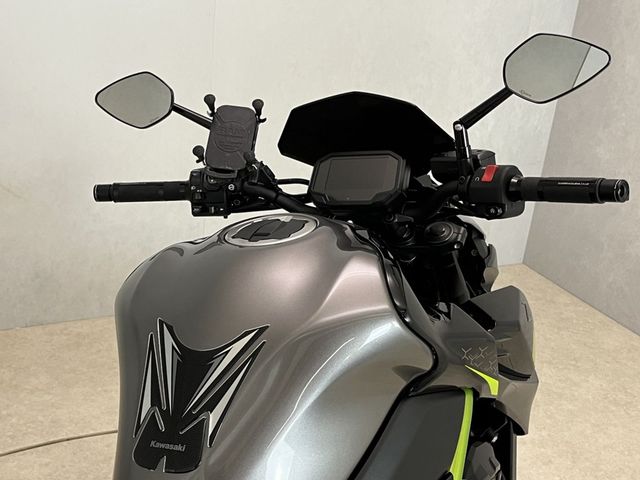 kawasaki - z900