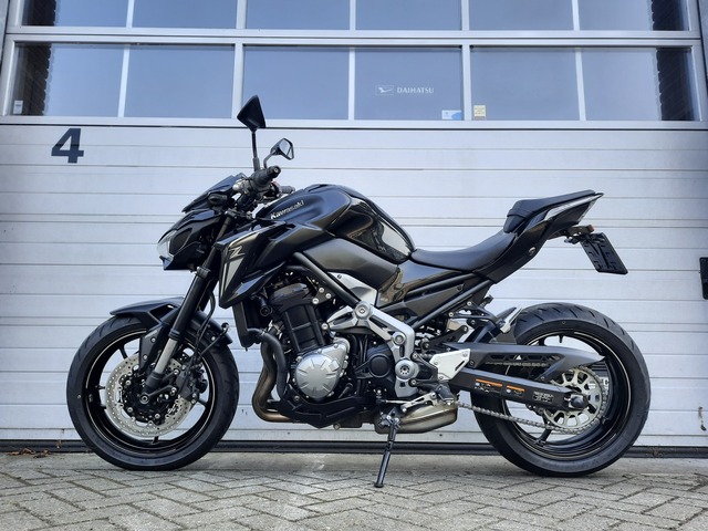 kawasaki - z900