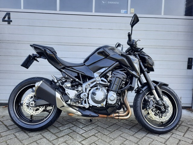 kawasaki - z900