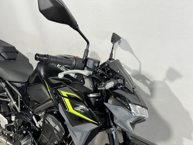 kawasaki - z900