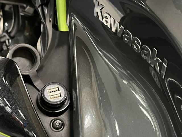 kawasaki - z900