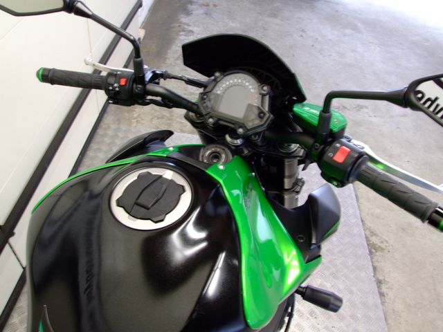 kawasaki - z900