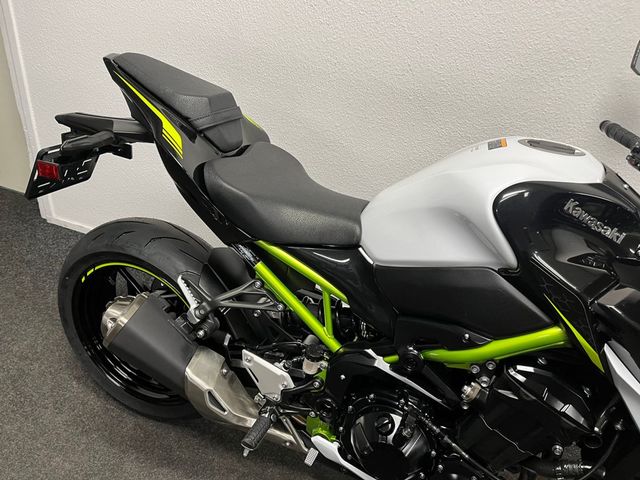 kawasaki - z900