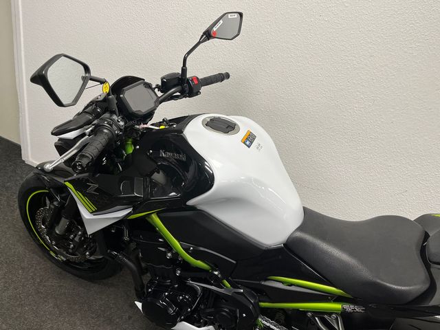 kawasaki - z900