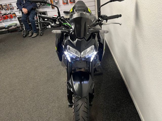 kawasaki - z900