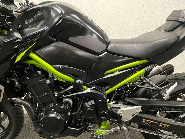 kawasaki - z900