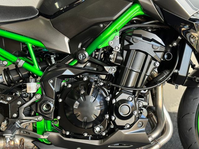 kawasaki - z900