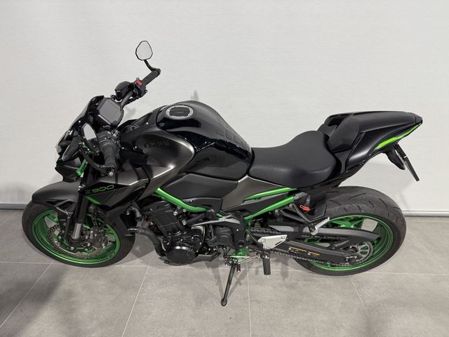 kawasaki - z900