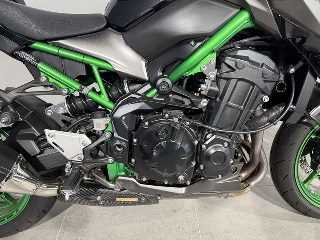 kawasaki - z900