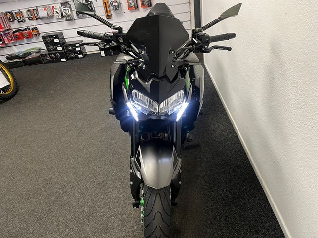 kawasaki - z900