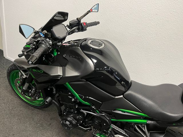 kawasaki - z900